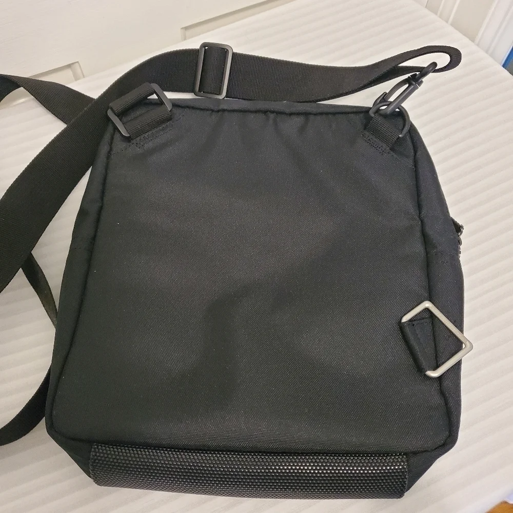 EC Spyder Messenger Bag Black Case Travel Case Crossbody, Lightweight
